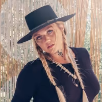 BWW Feature: Grammy Award-nominated Elle King to perform for the first time at…