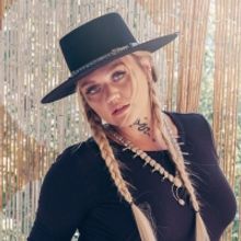 BWW Feature: Grammy Award-nominated Elle King to perform for the first time at Westga