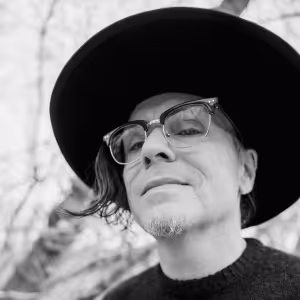 Alex Henry Foster Shares New Single 'Sorrowful Bouquet'