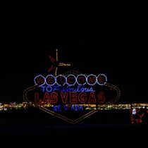 Feature: 25 Years Of Merry & Bright: GLITTERING LIGHTS Returns