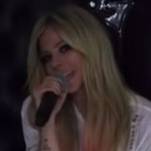 VIDEO: Watch Avril Lavigne Perform 'Bite Me' on THE LATE LATE SHOW