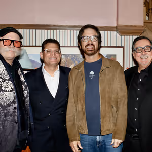 Ray Romano Helps Kick Off EVERYBODY LOVES RAYMOND Exhibit