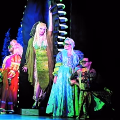 BWW Review: Lyric Theatre's got the beat with HEAD OVER HEELS