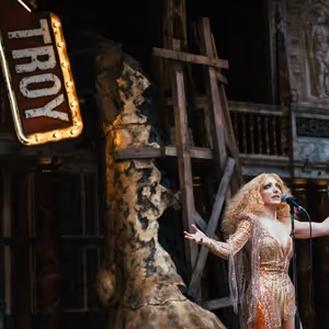 Review: TROILUS AND CRESSIDA, Shakespeare's Globe