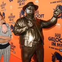 BWW Feature: STANDBEELD ANDRE HAZES ONTHULD TIJDENS PREMIÈRE HIJ GELOOFT IN MIJ!