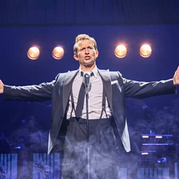 Review: SINATRA THE MUSICAL, Aldwych Theatre Photo