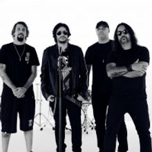 Insanidade's New Music Video Showcases Best of Live Action Rock Performance