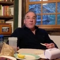 VIDEO: Mandy Patinkin and Wife Kathryn Grody Take a Pop Culture Quiz; Dabbing…