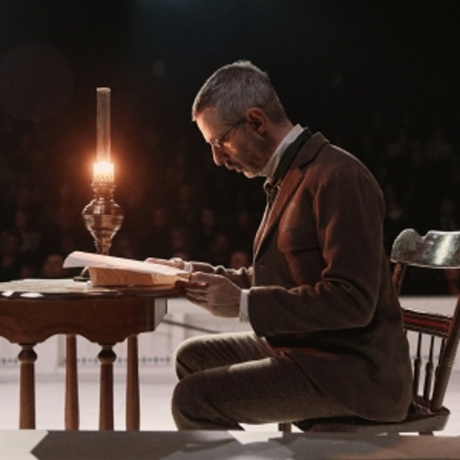 Review Roundup: AN ENEMY OF THE PEOPLE Starring Jeremy Strong Opens On Broadway