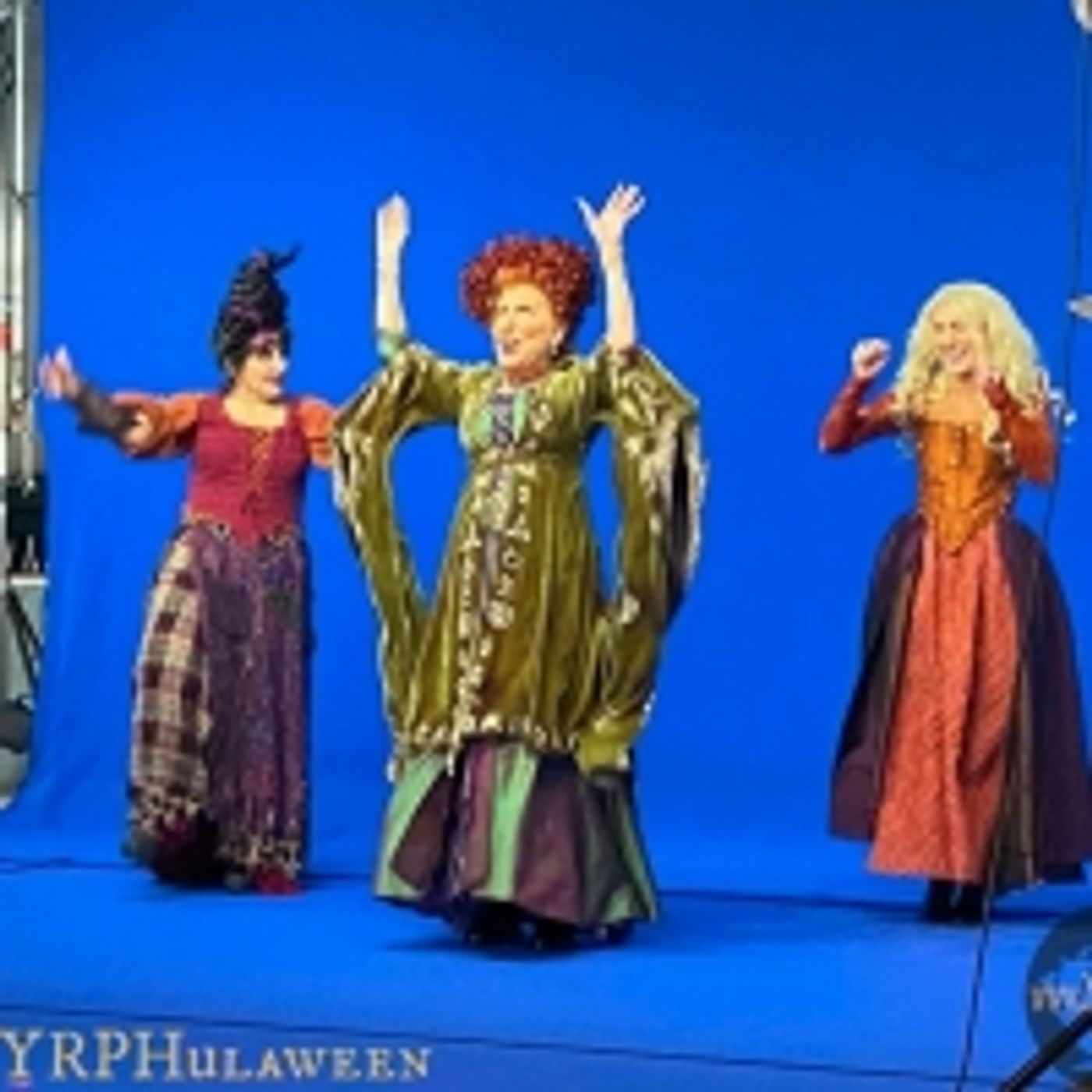 Wake Up With BWW 10/20: BEETLEJUICE Comes to South Korea, CHESS in Russia, and More!  Image