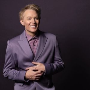 Clay Aiken Releases New Rendition of 'Merry Christmas, Darling'