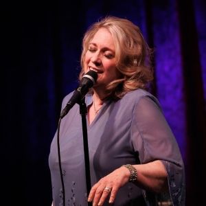 Review: Carolyn Montgomery Lovingly Honors Rosemary Clooney in GIRLSINGER at Birdland