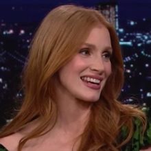 VIDEO: Jessica Chastain Tells the Story of Her Dog's Broadway Debut on THE TONIGHT SH