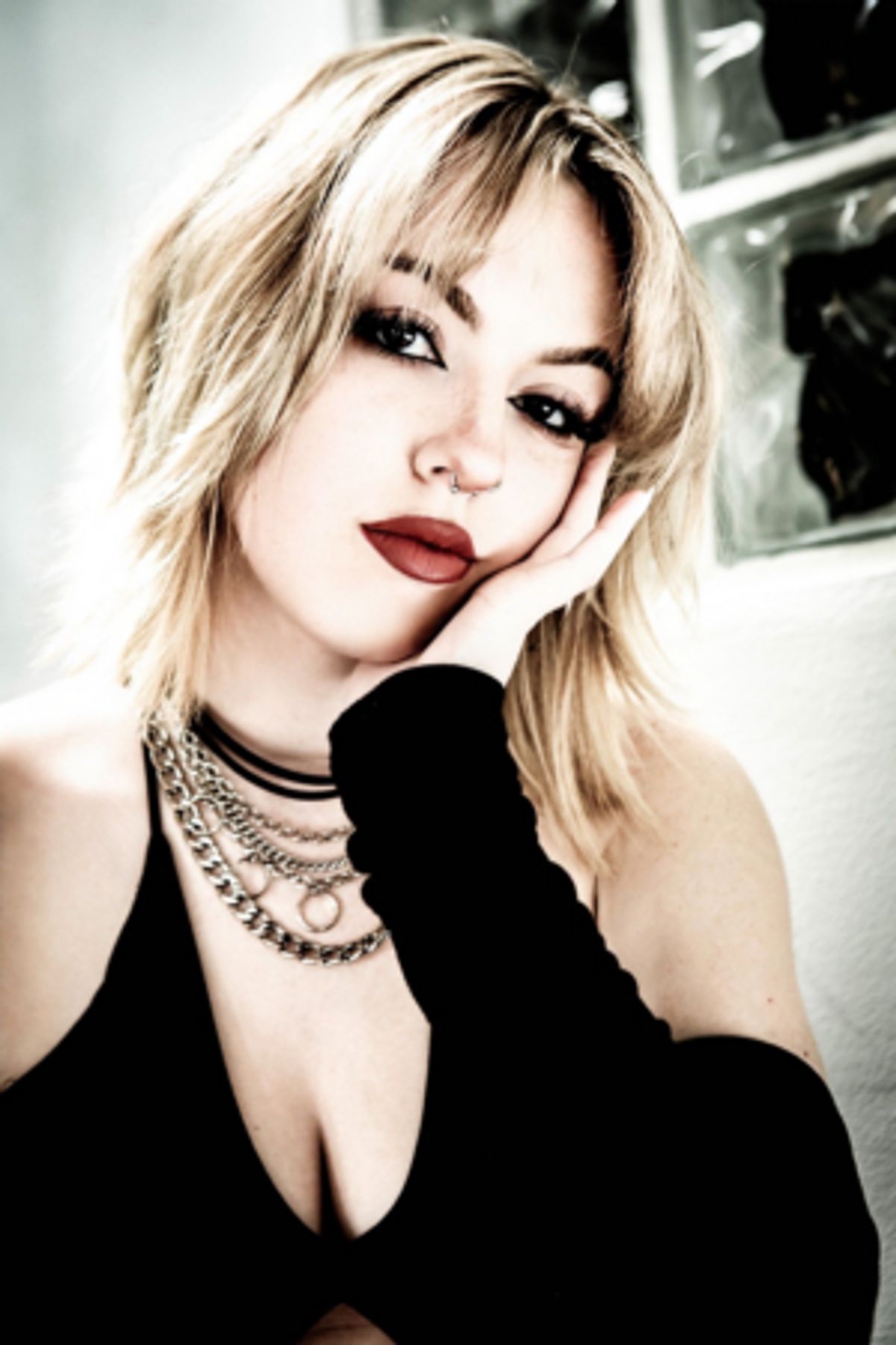 Charlotte Dickson Releases New Single 