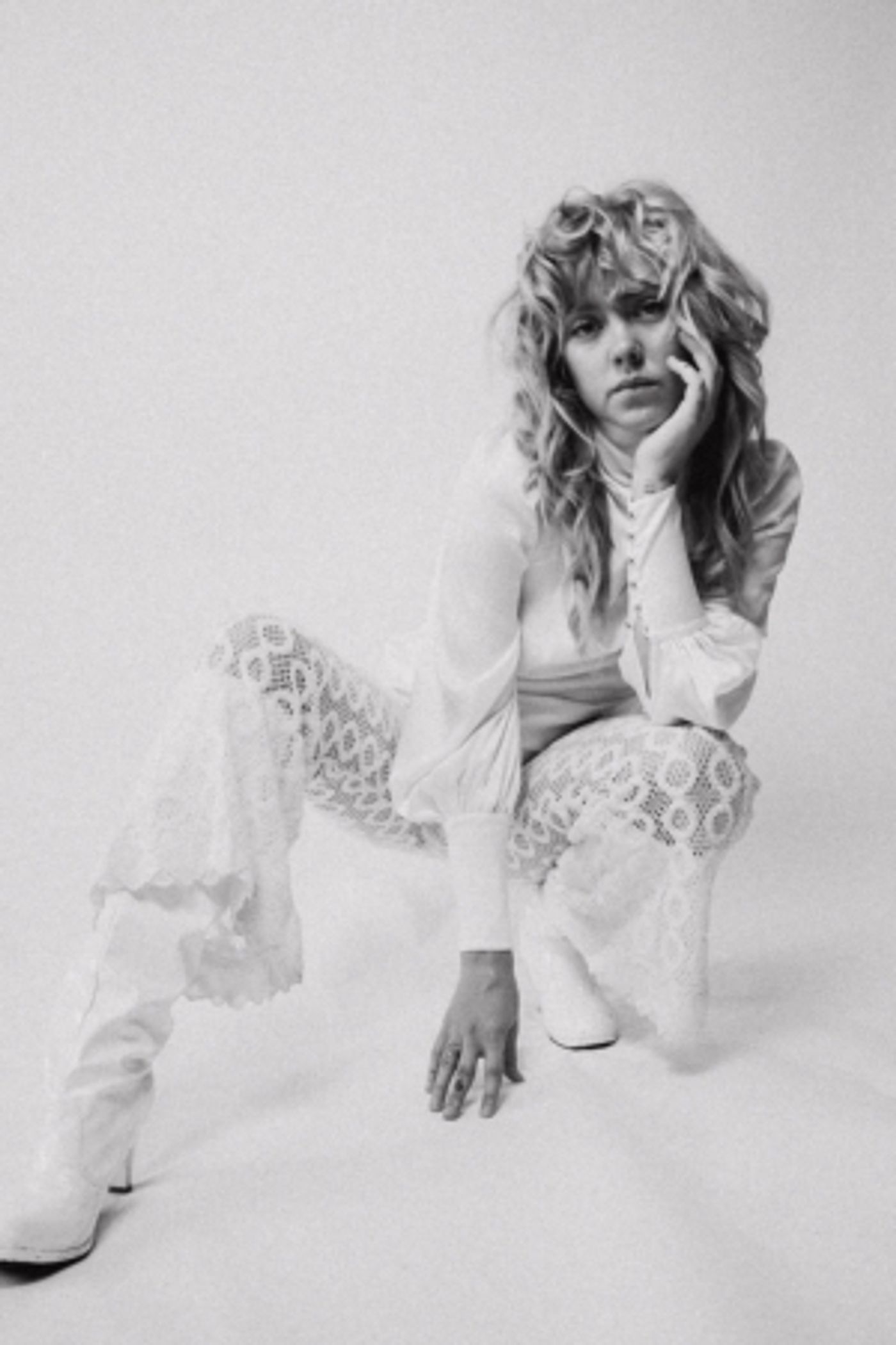 Iluka Releases Anthemic New Single FALL APART AGAIN  Image