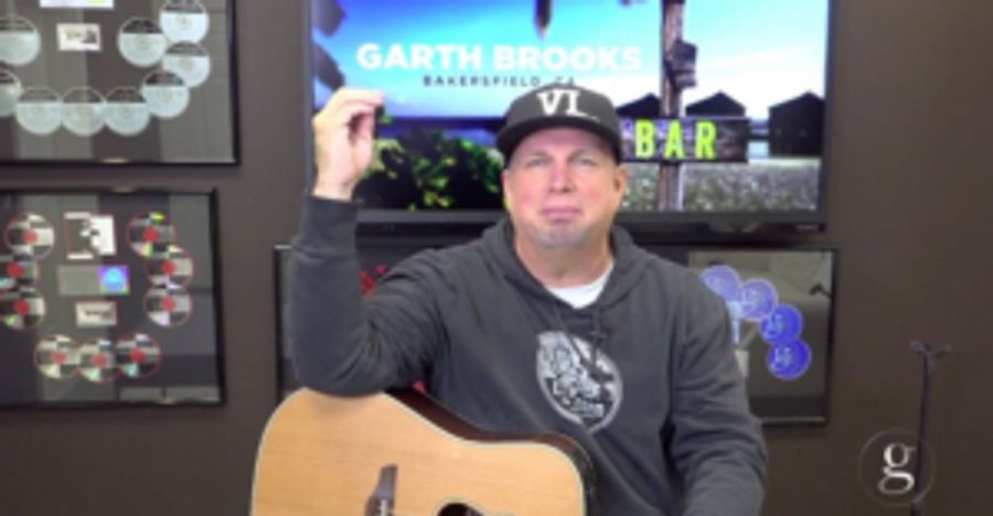 Garth Brooks Announces Second DIVE BAR Concert  Image
