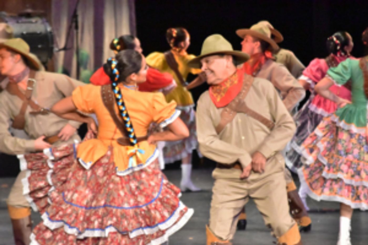Compañía de Danza Folklórica de la Universidad Autónoma de Chihuahua abrió con gran éxito Estados en Movimiento  Image