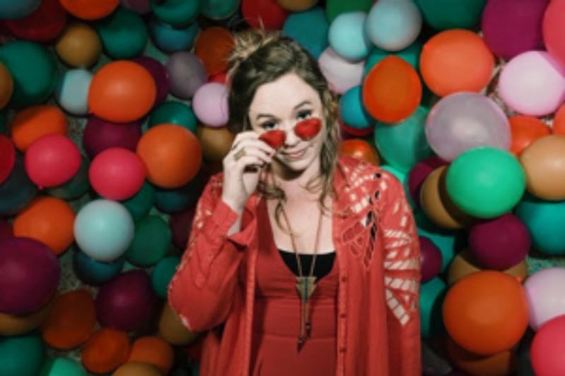 Sir Woman (Kelsey Wilson of Wild Child) Embarks on Debut Tour Image