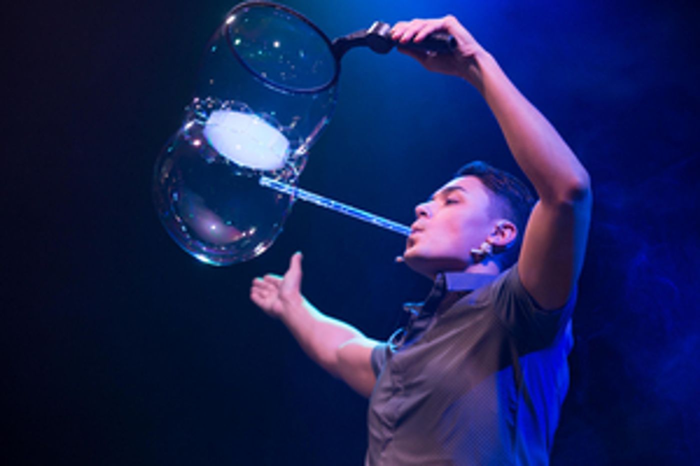 Review: GAZILLION BUBBLE SHOW Is Fun For The Whole Family  Image