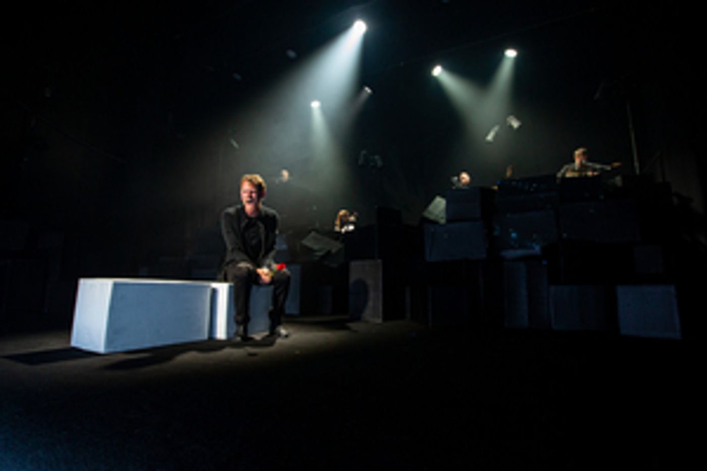 Review: TROEN OG INGEN at Teatret Svalegangen Review: TROEN OG INGEN at Teatret Svalegangen Image