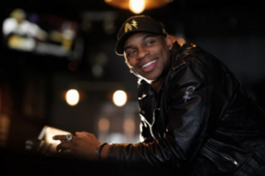 Jimmie Allen Heads to the Mammel Courtyard Image