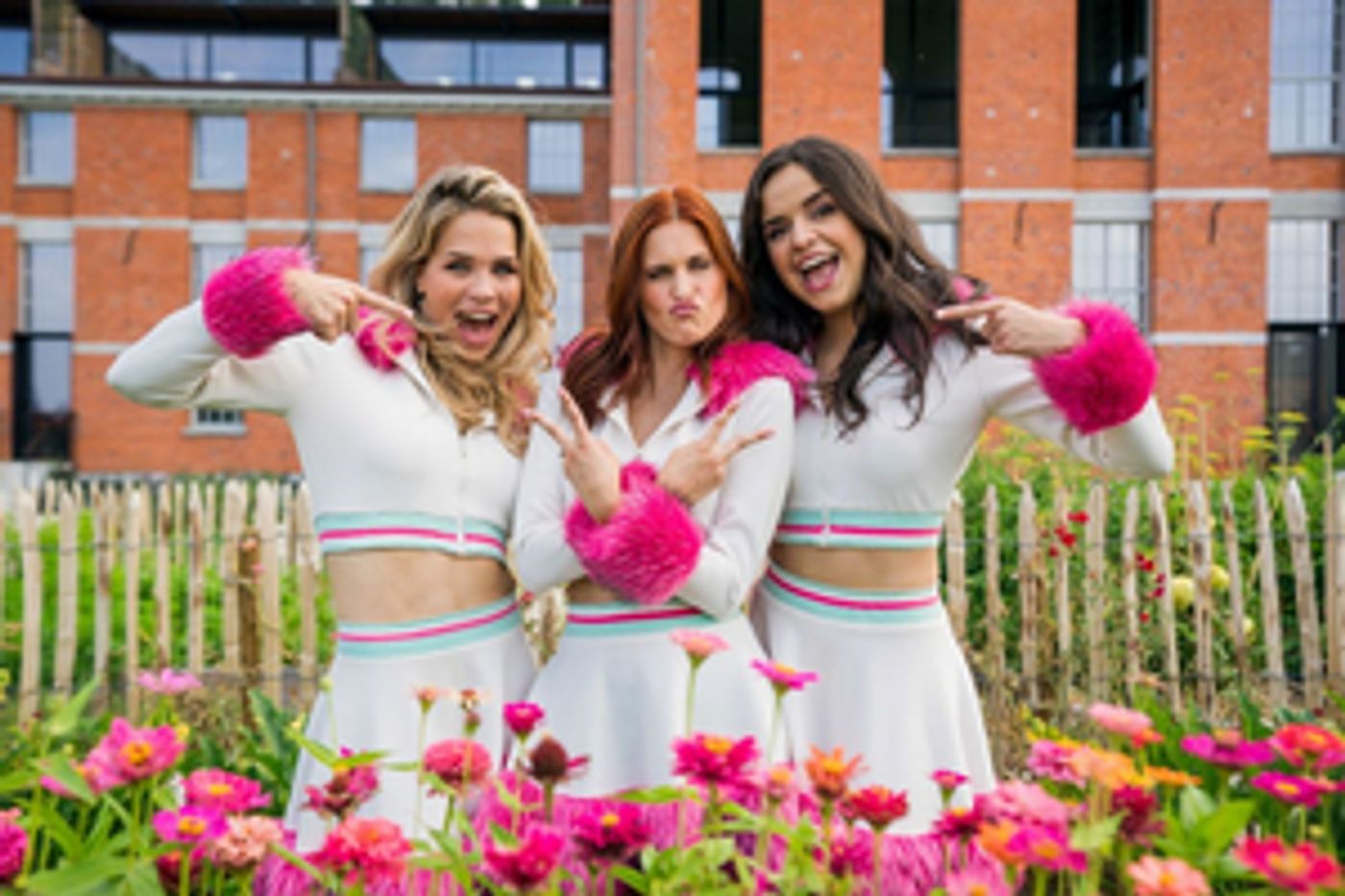 Feature: K3 KLEURT HET NAJAAR MET NIEUWE CLIP at Altijd Blijven Dromen  Image