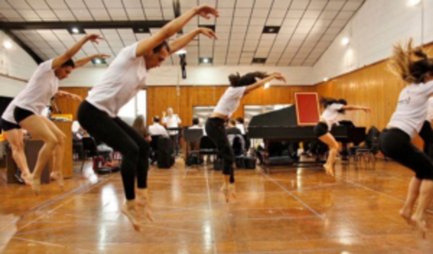 Ardentía, Aksenti Danza Contemporánea, Danza Visual y A Poc A Poc se presentarán durante septiembre en Los Pinos Ardentía, Aksenti Danza Contemporánea, Danza Visual y A Poc A Poc se presentarán durante septiembre en Los Pinos Image