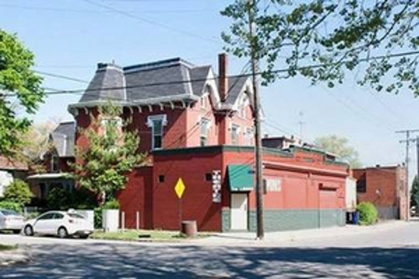 Review: “Shakespeare's R&J” is Bard light at convergence continuum  Image