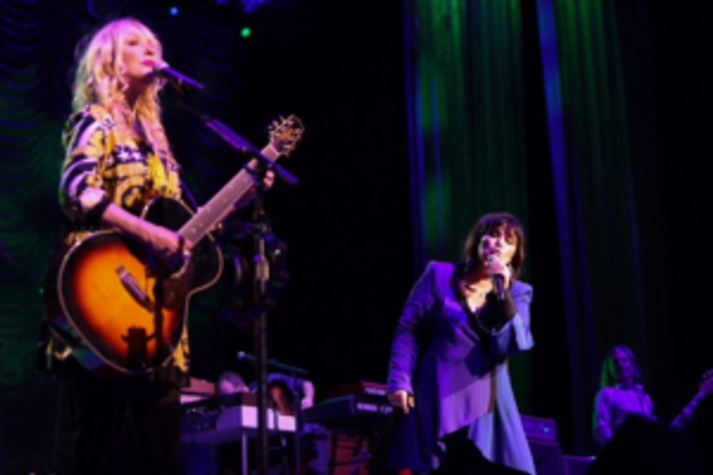 HEART'S Ann And Nancy Wilson And Elle King Chat About The 'Love Alive' Summer Tour  Image