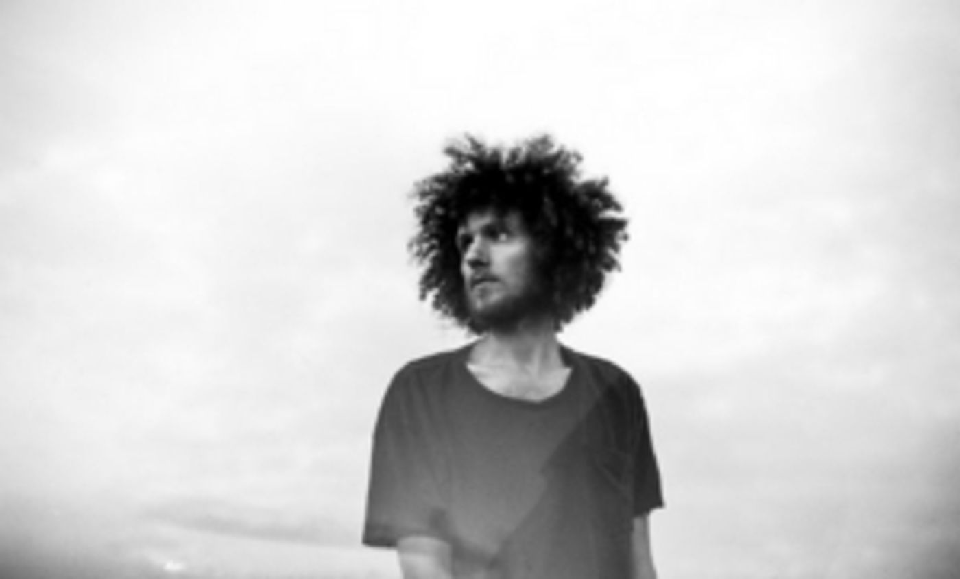 Benjamin Gordon Releases New Single 'Walls Fall Down'  Image