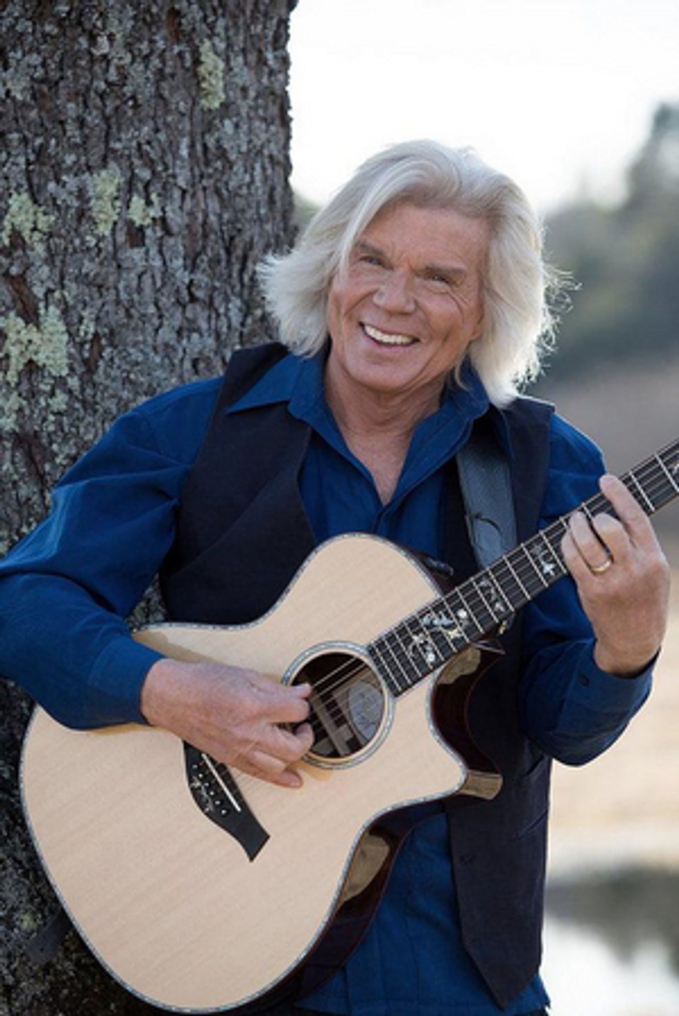 Review: JOHN DAVIDSON Amazes at Birdland Review: JOHN DAVIDSON Amazes at Birdland Image