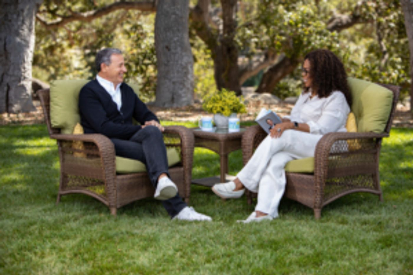 Oprah to Sit Down With Bob Iger, Malcolm Gladwell & More on New SUPER SOUL SUNDAY  Image