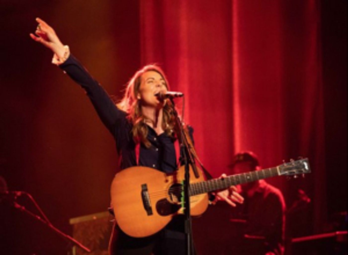 Brandi Carlile Wins Artist of the Year at 2019 Americana Awards Brandi Carlile Wins Artist of the Year at 2019 Americana Awards Image