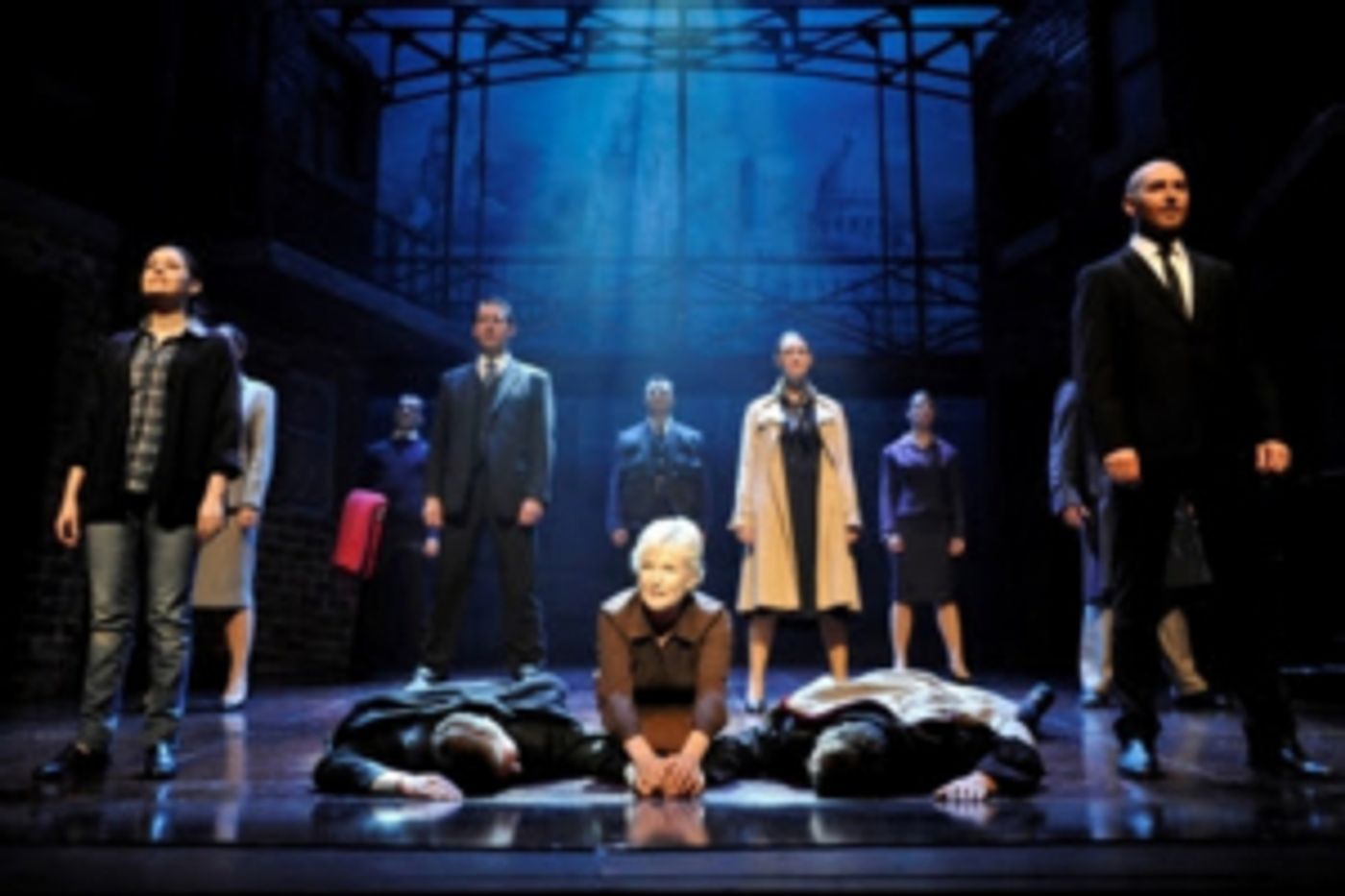 BLOOD BROTHERS Returns to Birmingham Hippodrome  Image