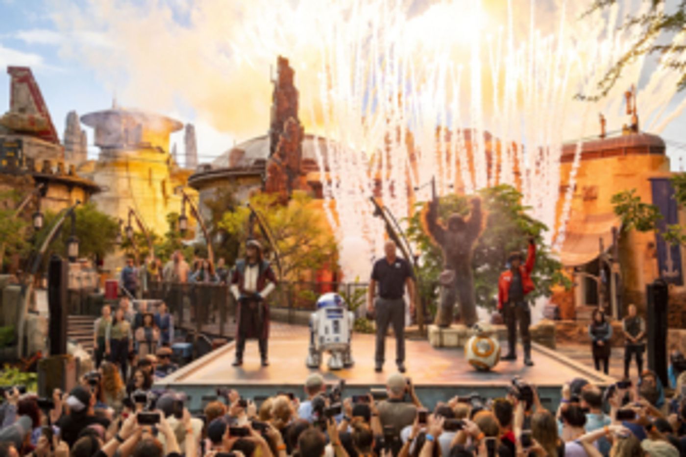 STAR WARS: GALAXY'S EDGE Opens at WDW with Adventure, Culinary Delights, and More STAR WARS: GALAXY'S EDGE Opens at WDW with Adventure, Culinary Delights, and More Image