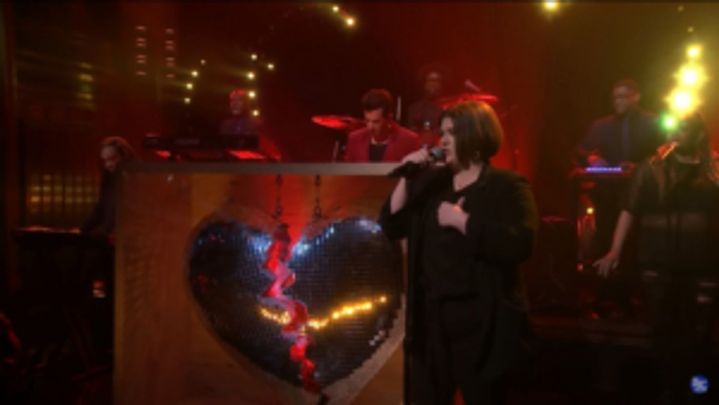 VIDEO: Marc Ronson Performed 'Don't Leave Me Lonely' on THE TONIGHT SHOW!  Image
