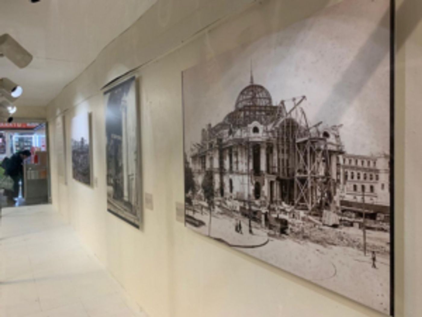 Usuarios del Metro, invitados a la exposición El Palacio de Bellas Artes. 85 años de arte y cultura Usuarios del Metro, invitados a la exposición El Palacio de Bellas Artes. 85 años de arte y cultura Image