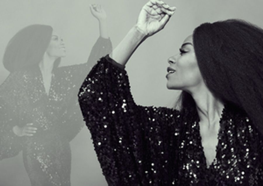 Feature: MART VISSER ONTWERPT KLEDING VOOR THEATERTOURNEE GIOVANCA HONOURS DIANA ROSS at Tour Image