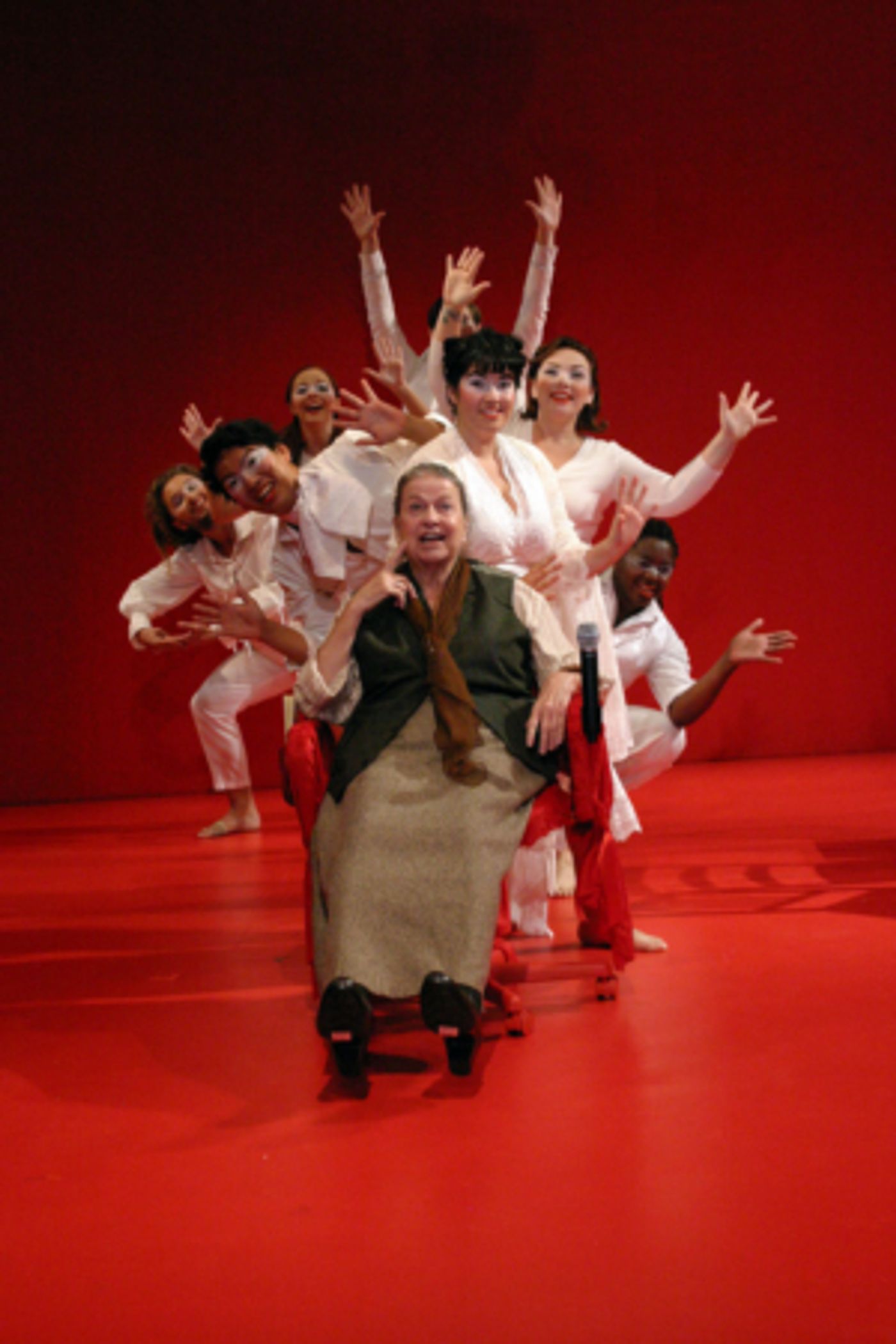 Review: IN CIRCLES Brings the Free-Spirited 1968 Off-Broadway Scene to the Odyssey Theatre  Image