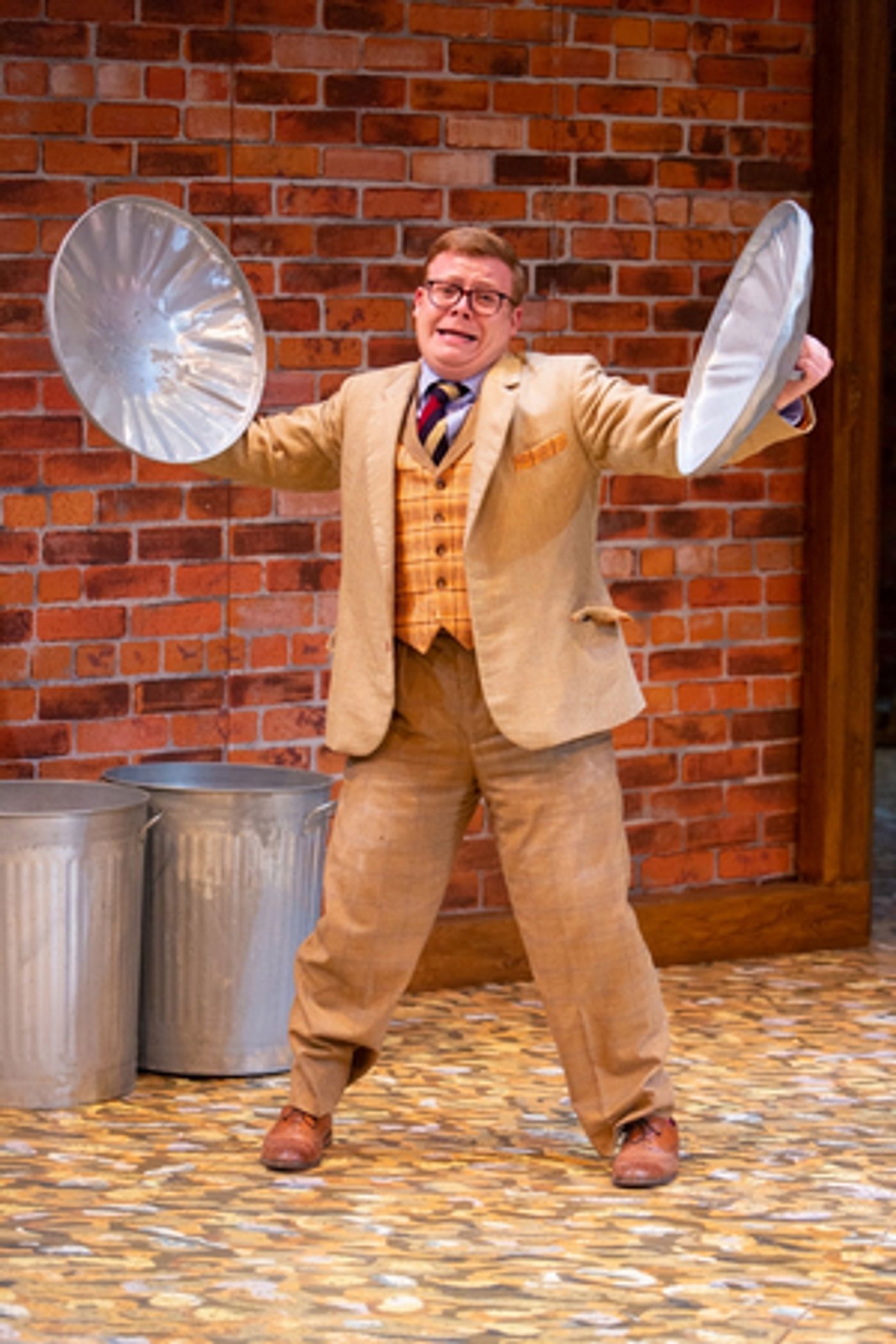 Review: ONE MAN, TWO GUVNORS, Nuffield Southampton Theatres  Image