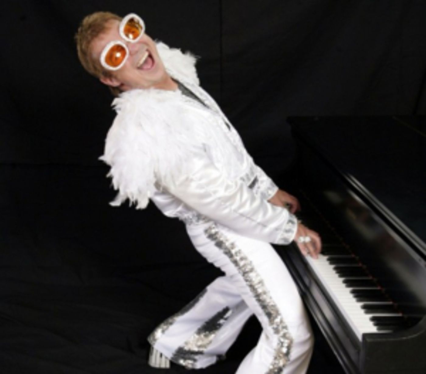 Review: Kenny Metcalf Rocks the El Portal in the Ultimate Elton John Tribute Show  Image