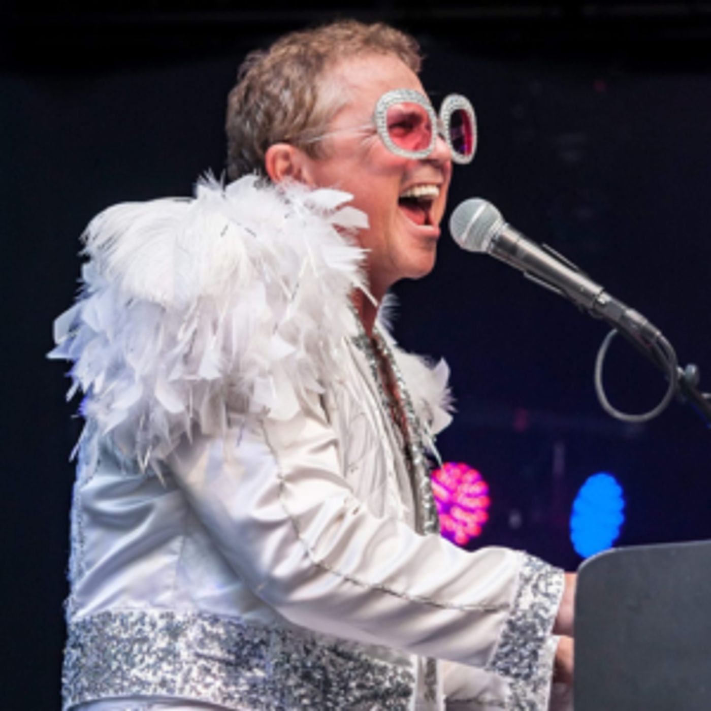 Review: Kenny Metcalf Rocks the El Portal in the Ultimate Elton John Tribute Show  Image