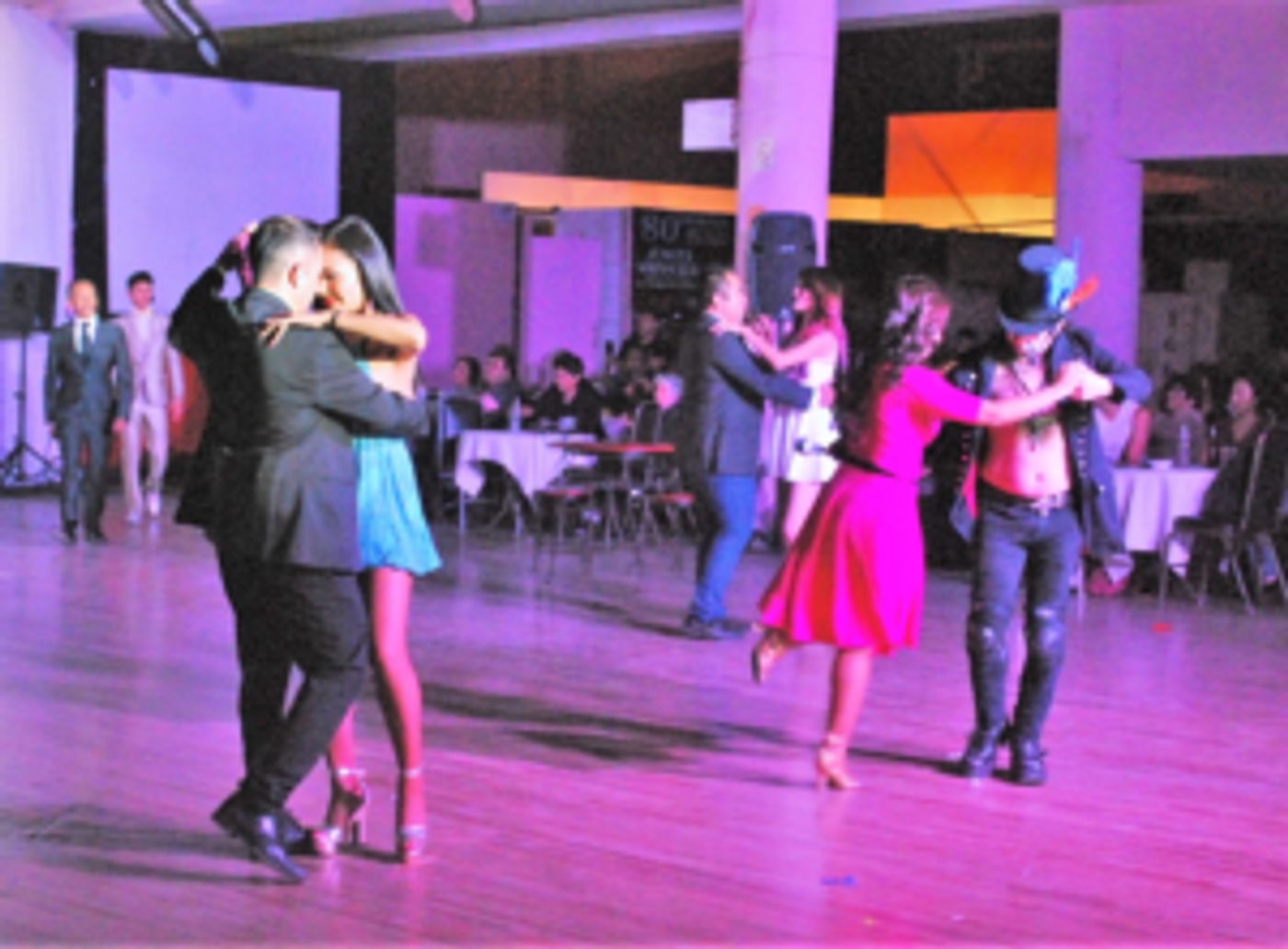 Los vecinos del Barrio de Tepito despidieron en ambiente festivo al cronista Armando Ramírez Los vecinos del Barrio de Tepito despidieron en ambiente festivo al cronista Armando Ramírez Image