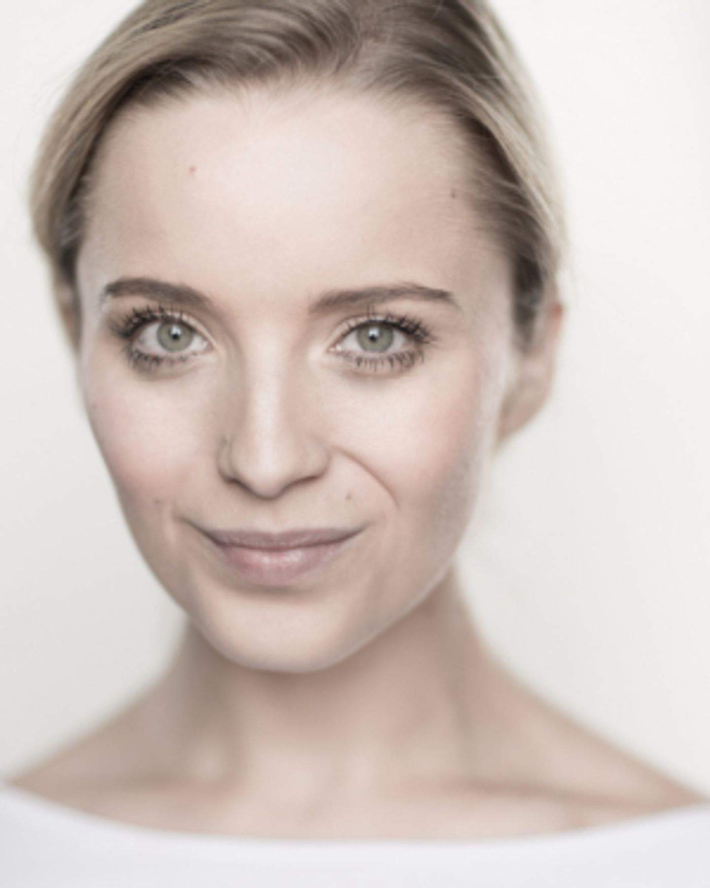 Grace Chapman and James Bisp Lead CINDERELLA Panto in Croydon Grace Chapman and James Bisp Lead CINDERELLA Panto in Croydon Image