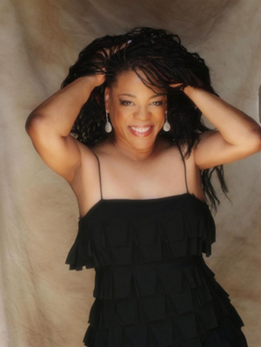 Feature: EVELYN CHAMPAGNE KING Will Headline Halloween Palm Springs Image