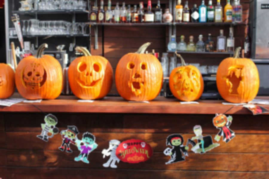 MONARCH ROOFTOP & INDOOR LOUNGE Hosts Annual Pumpkin Carving Contest Saturday 10/26 Image