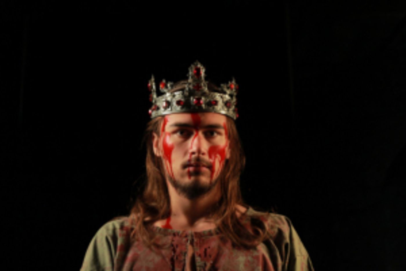 Review: THE TRAGEDIE OF MACBETH – An Immersive Experience Takes You Inside the Spooky Atmosphere of Shakespeare's Scottish Play  Image