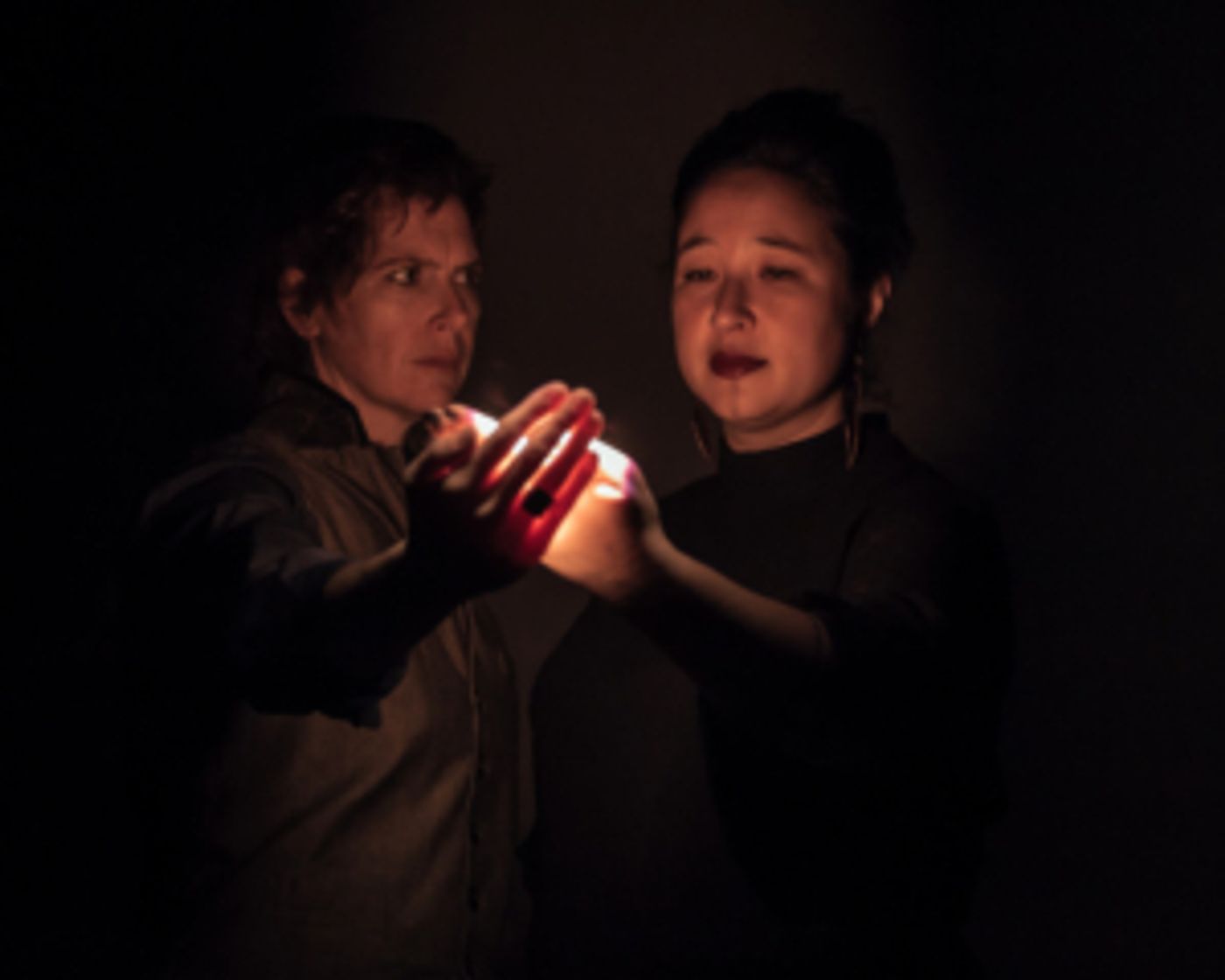 La compañía canadiense Buddies in Bad Times Theatre presentará en México Kiinalik: These Sharp Tools La compañía canadiense Buddies in Bad Times Theatre presentará en México Kiinalik: These Sharp Tools Image