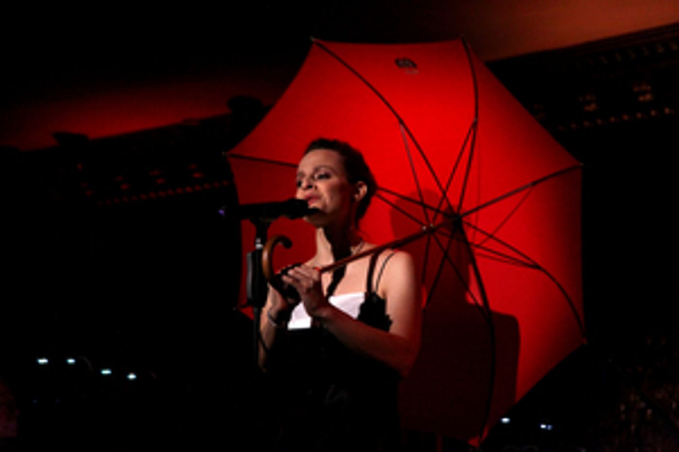 Review: Jen Fellman Sells Out 54 Below for FORBIDDEN DRIVE CD Release  Image