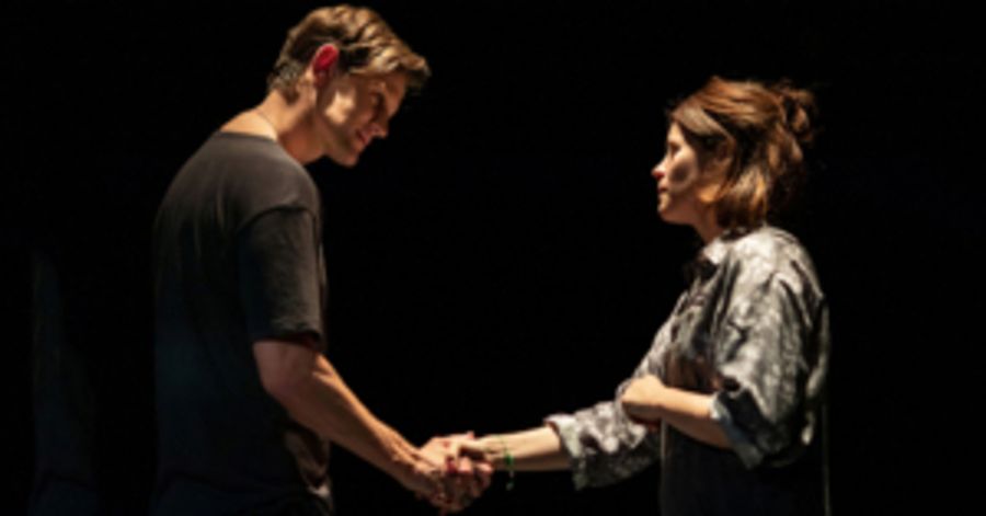Review: LUNGS, Old Vic Image